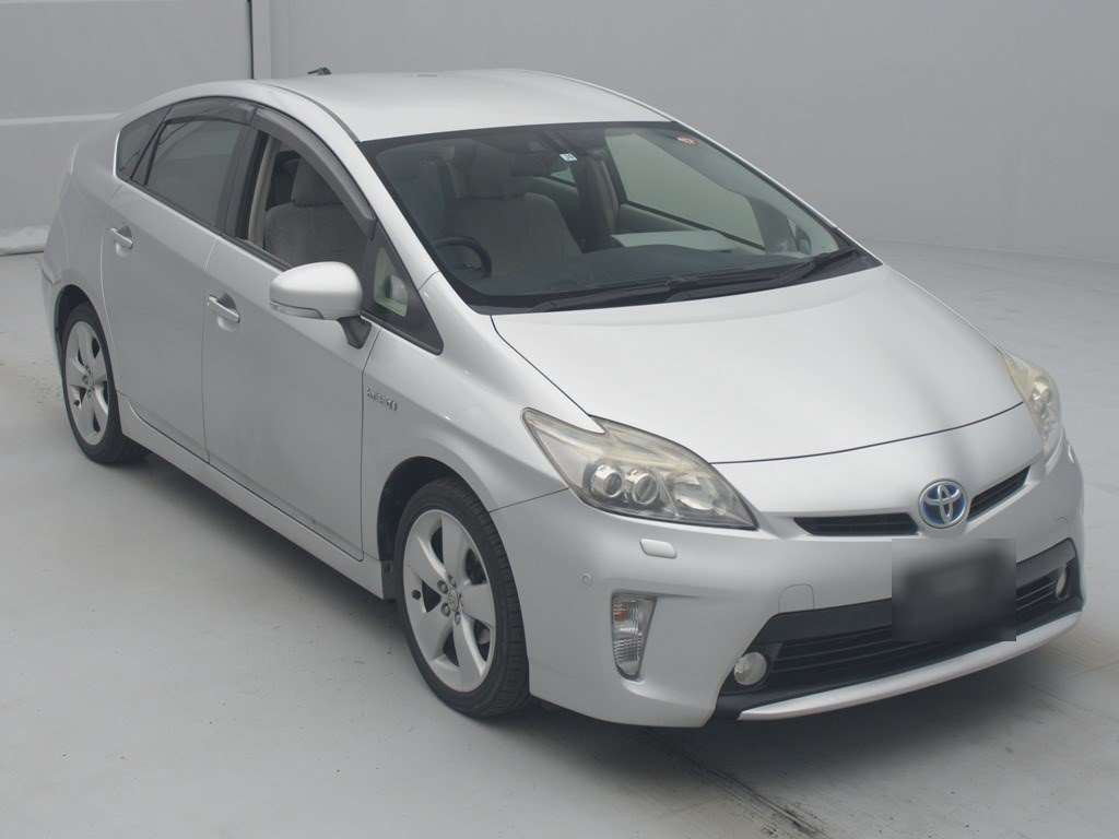 2013 Toyota Prius ZVW30[2]