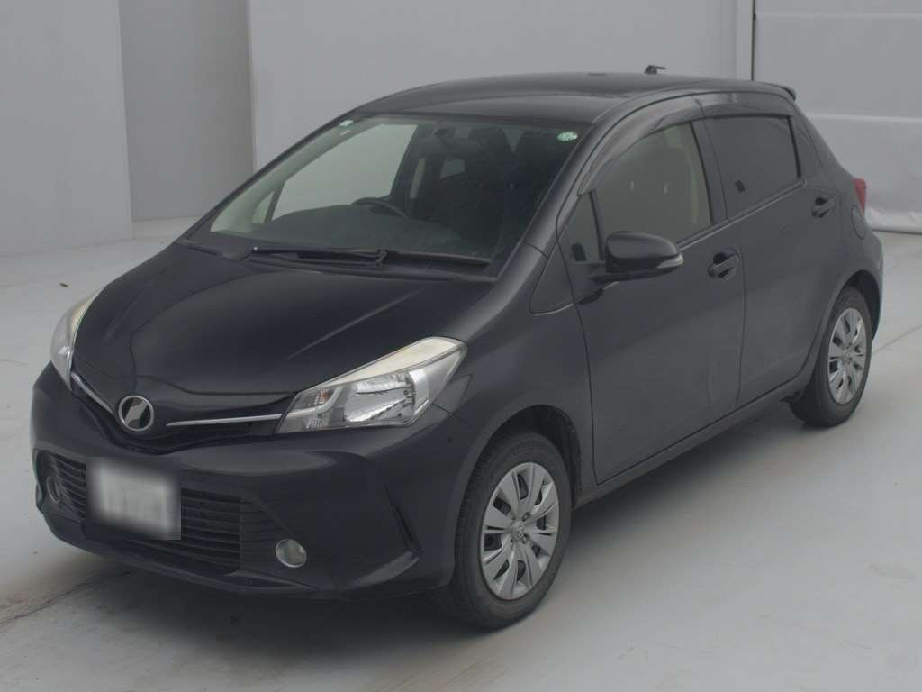 2015 Toyota Vitz NSP135[0]