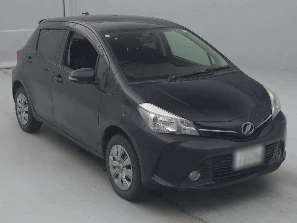 2015 Toyota Vitz NSP135[2]