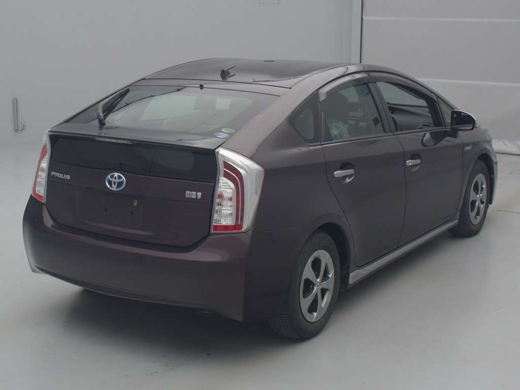 2013 Toyota Prius ZVW30[1]