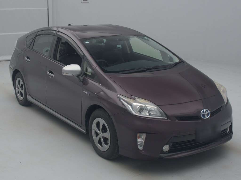 2013 Toyota Prius ZVW30[2]