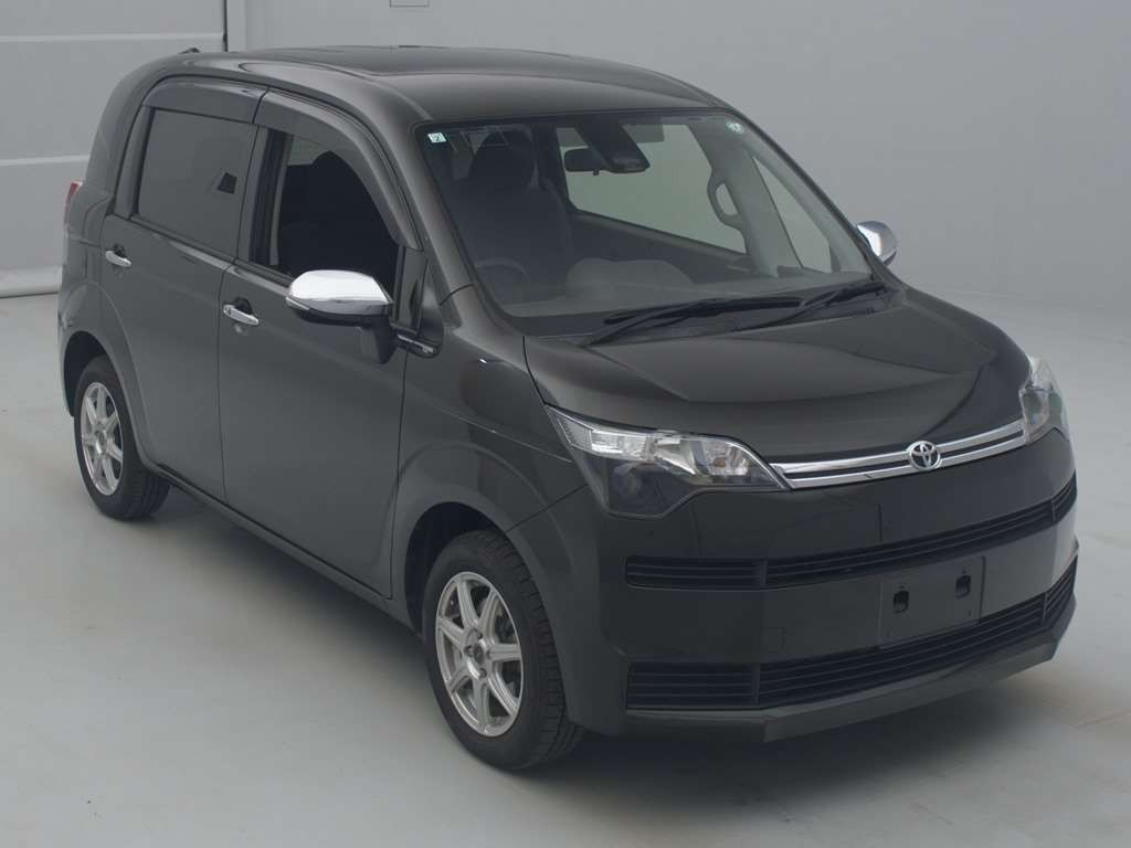 2017 Toyota Spade NCP145[2]