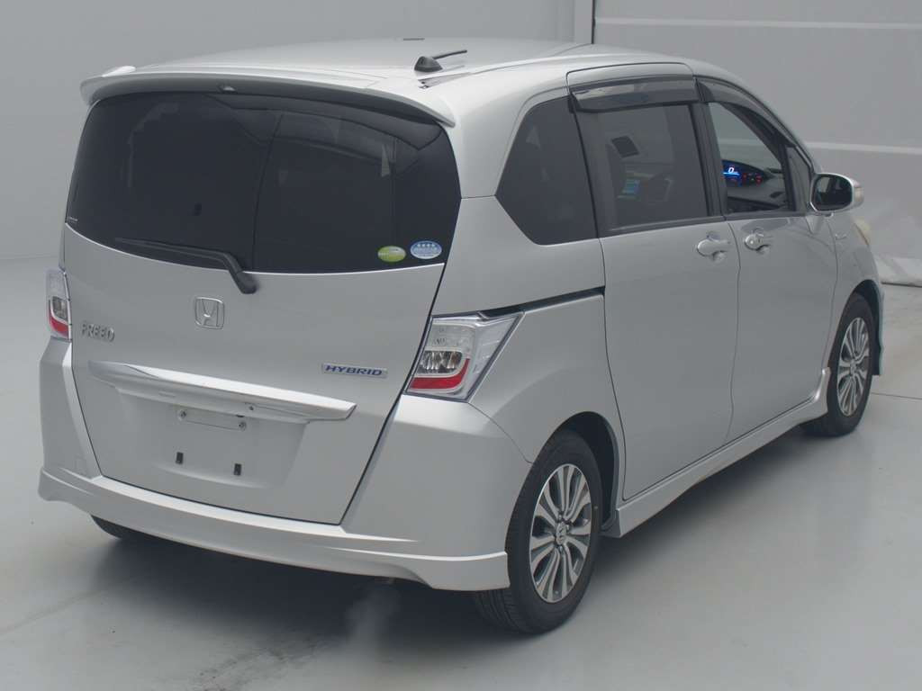 2012 Honda Freed hybrid GP3[1]