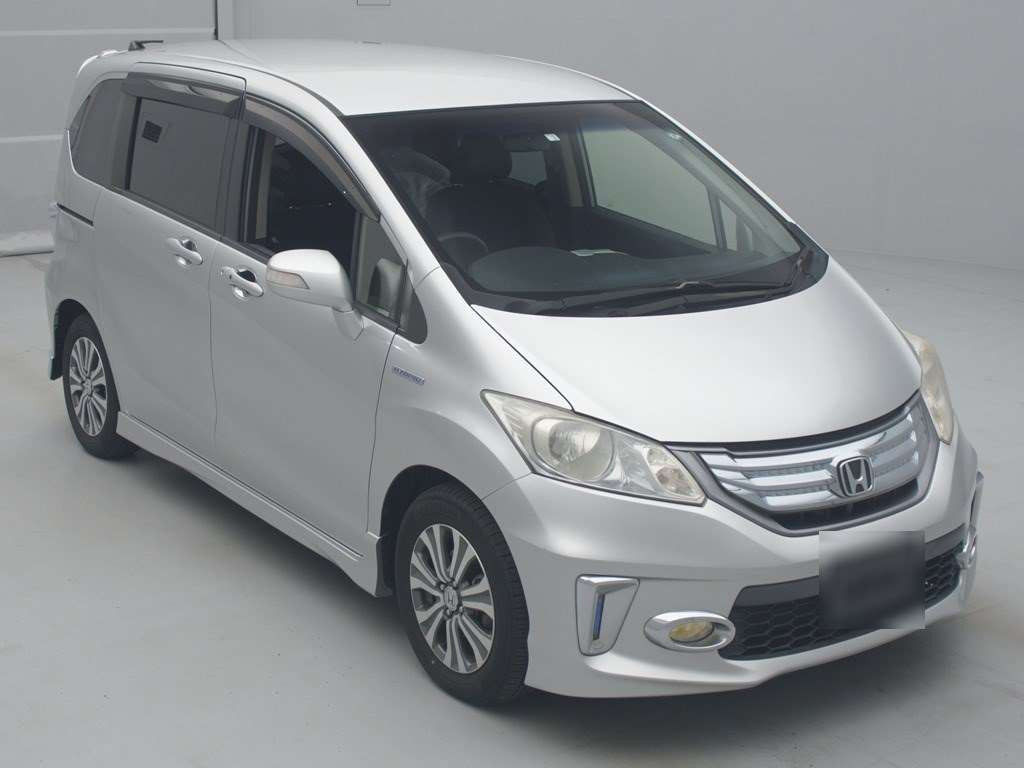 2012 Honda Freed hybrid GP3[2]