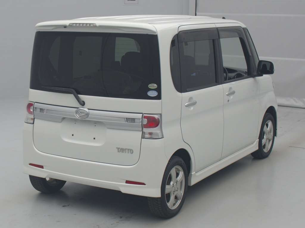 2011 Daihatsu Tanto L375S[1]