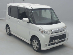 2011 Daihatsu Tanto