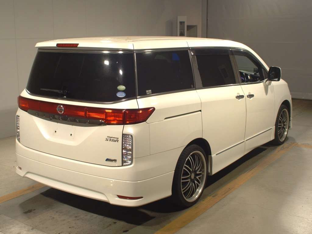 2011 Nissan Elgrand TE52[1]