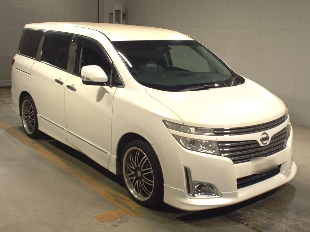 2011 Nissan Elgrand TE52[2]