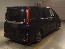 2014 Toyota Noah