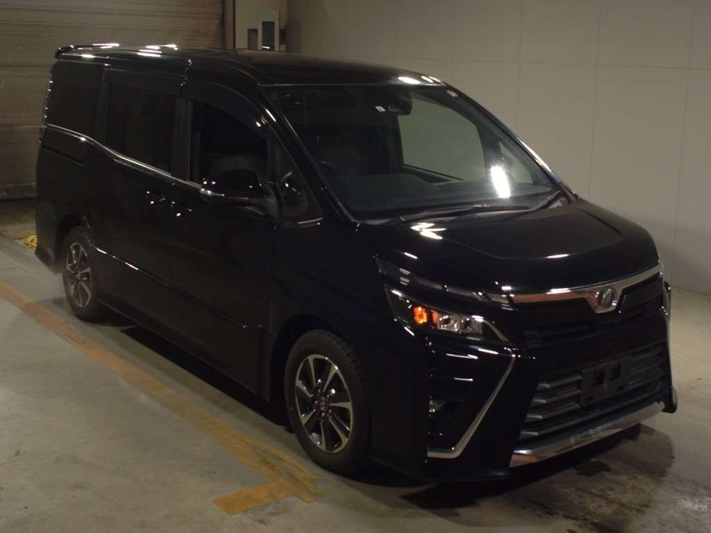 2017 Toyota Voxy ZRR80W[2]