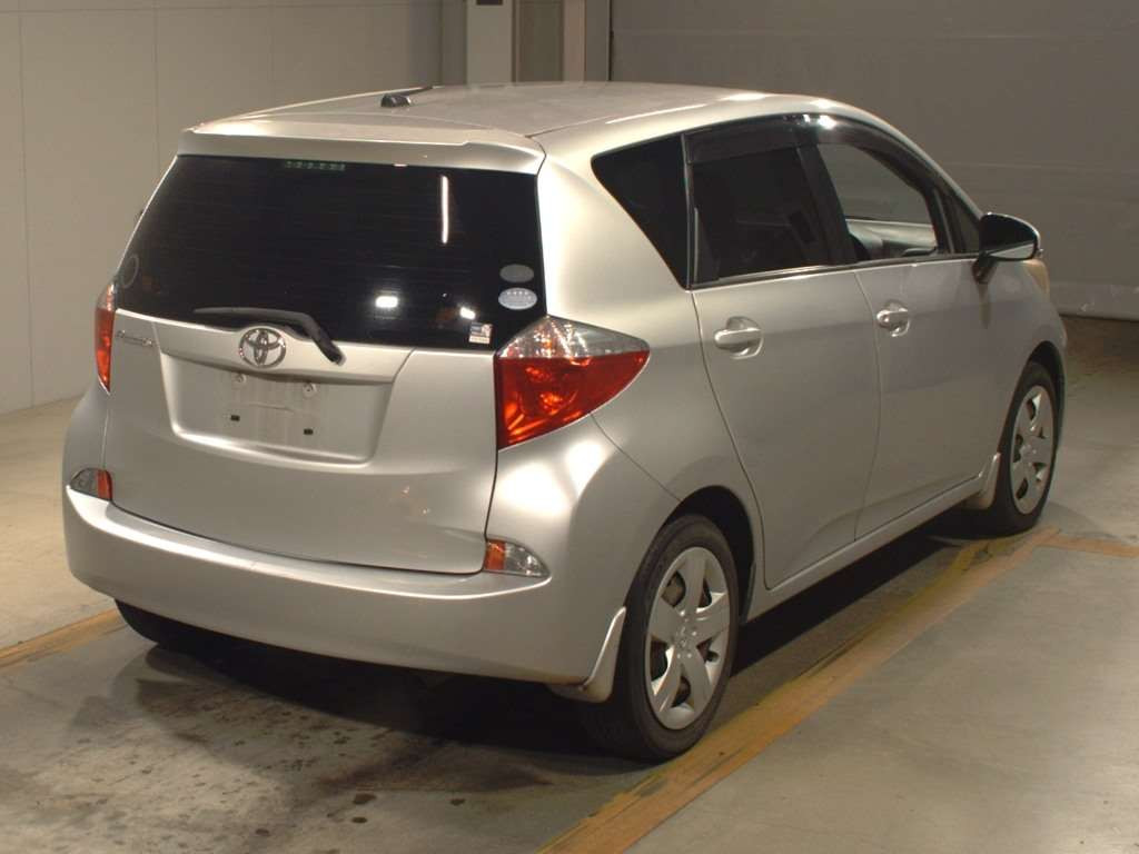 2012 Toyota Ractis NSP120[1]