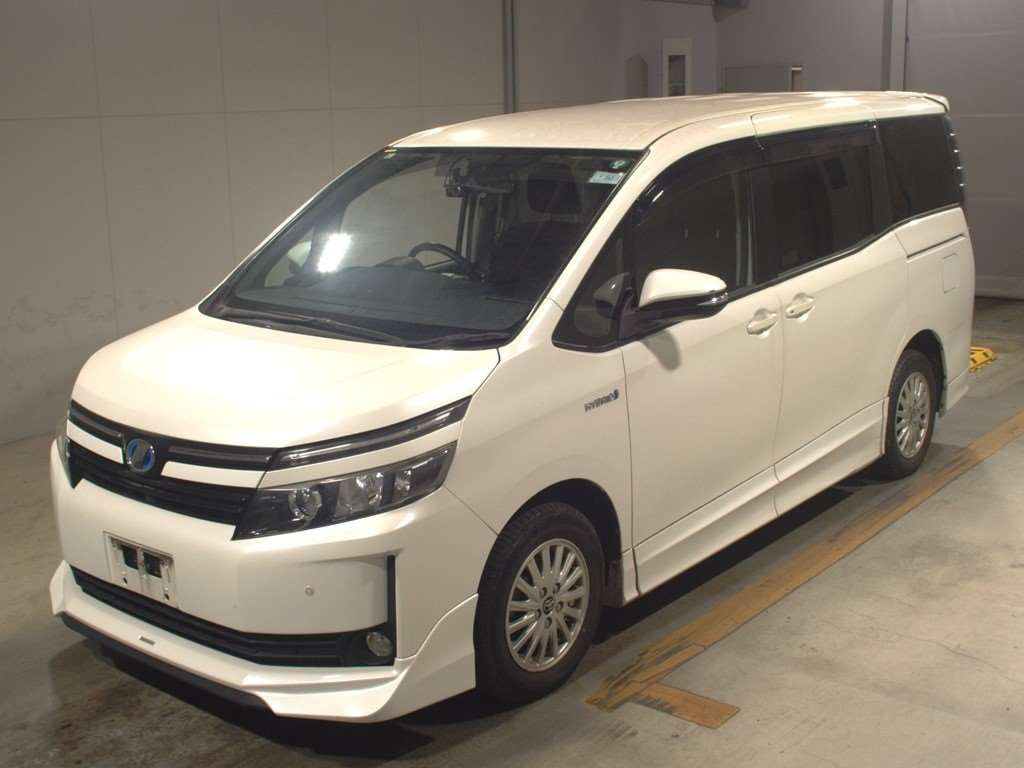 2015 Toyota Voxy ZWR80G[0]