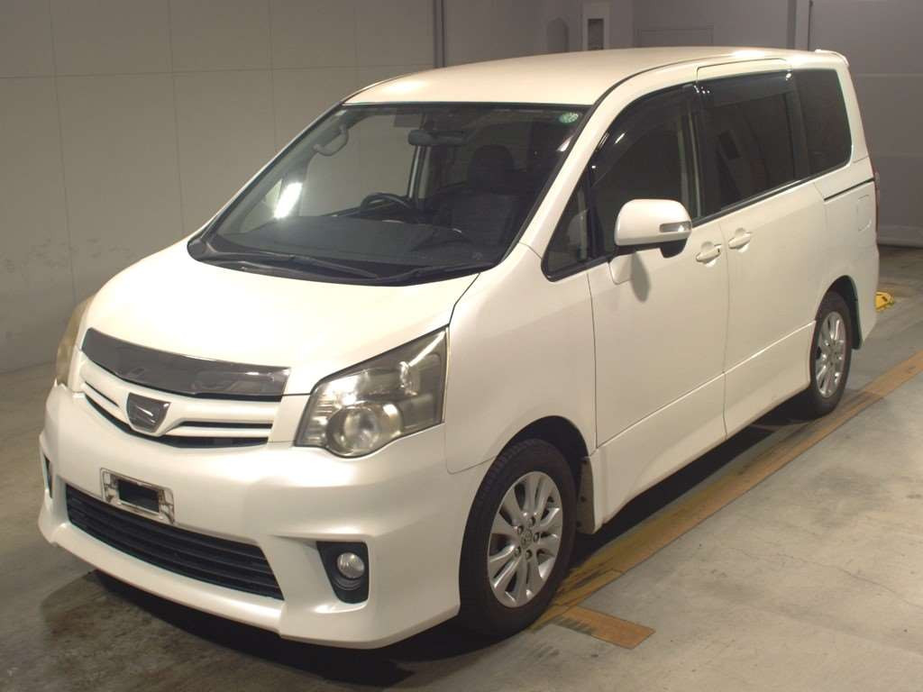 2013 Toyota Noah ZRR70W[0]