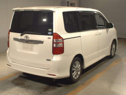 2013 Toyota Noah