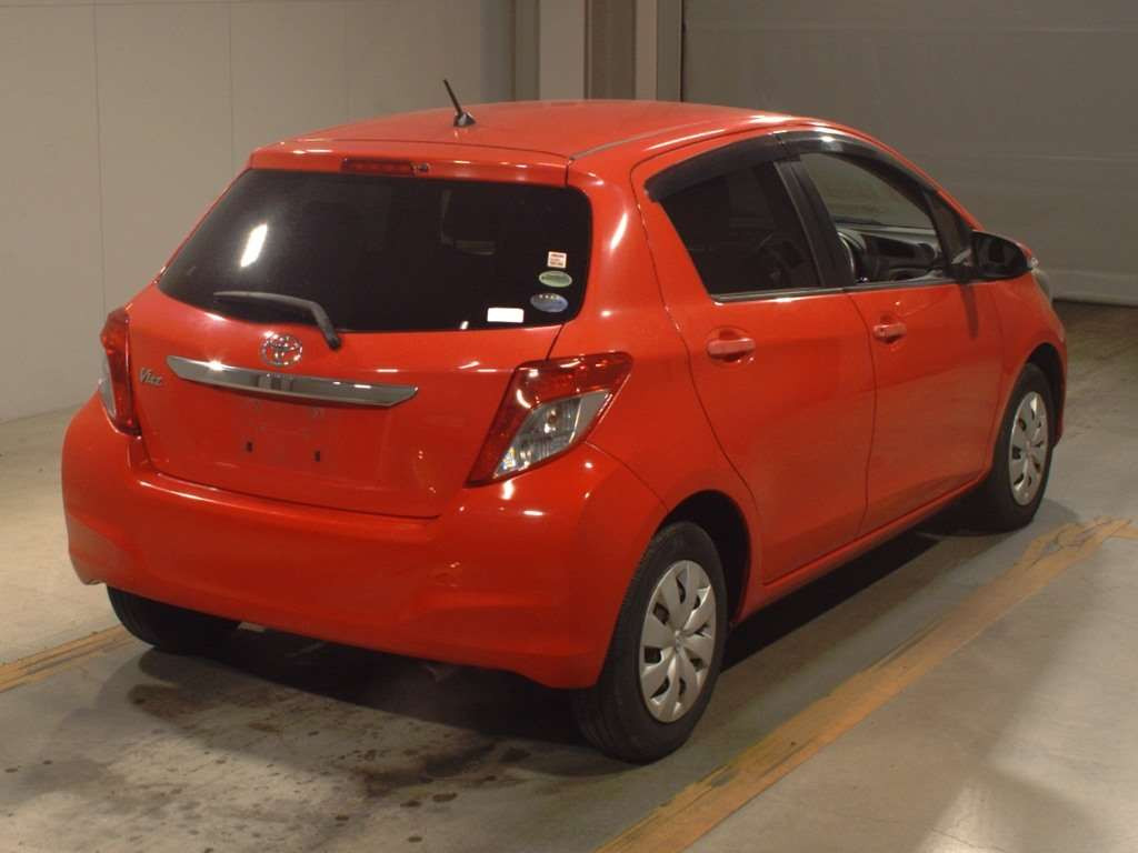 2014 Toyota Vitz NSP130[1]