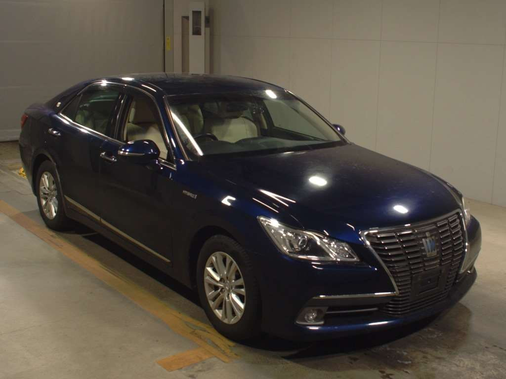 2014 Toyota Crown Hybrid AWS210[2]