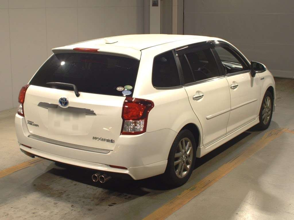 2013 Toyota Corolla Fielder NKE165G[1]