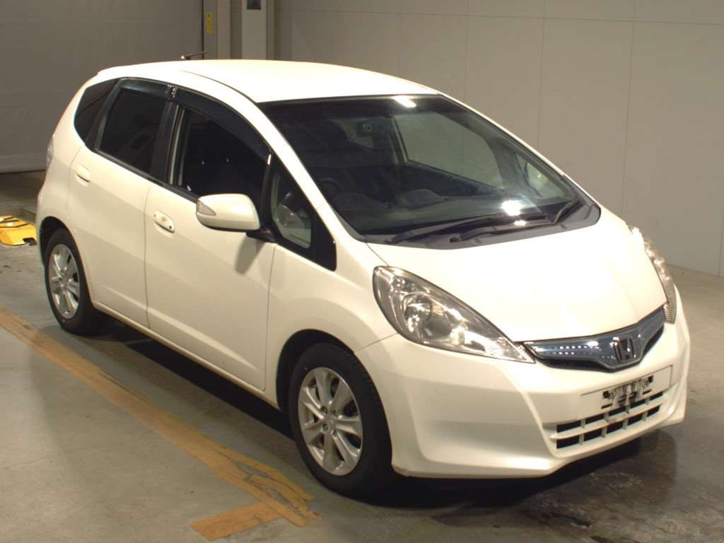 2011 Honda Fit Hybrid GP1[2]