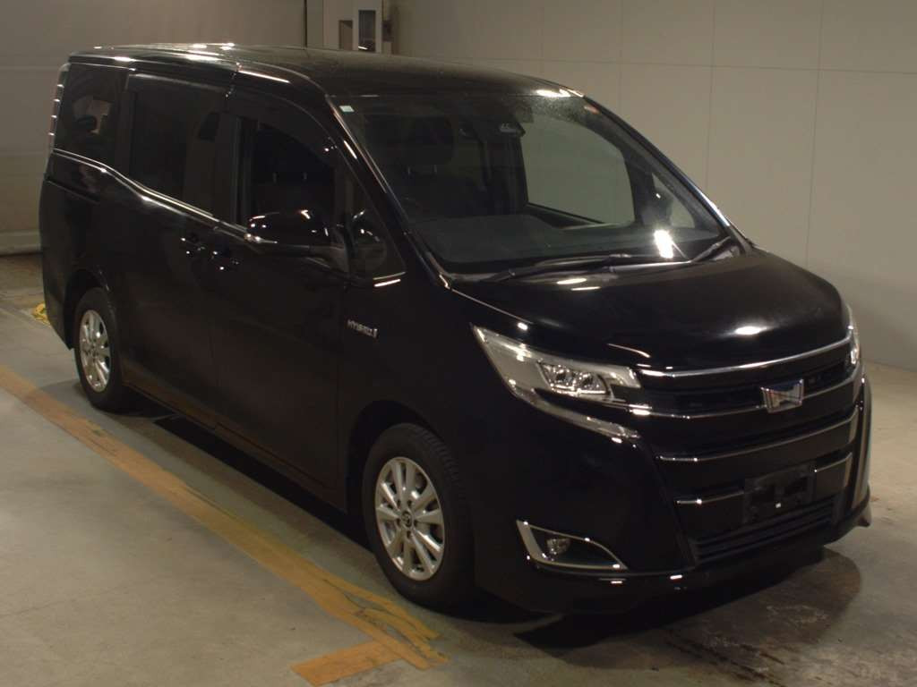 2018 Toyota Noah ZWR80G[2]