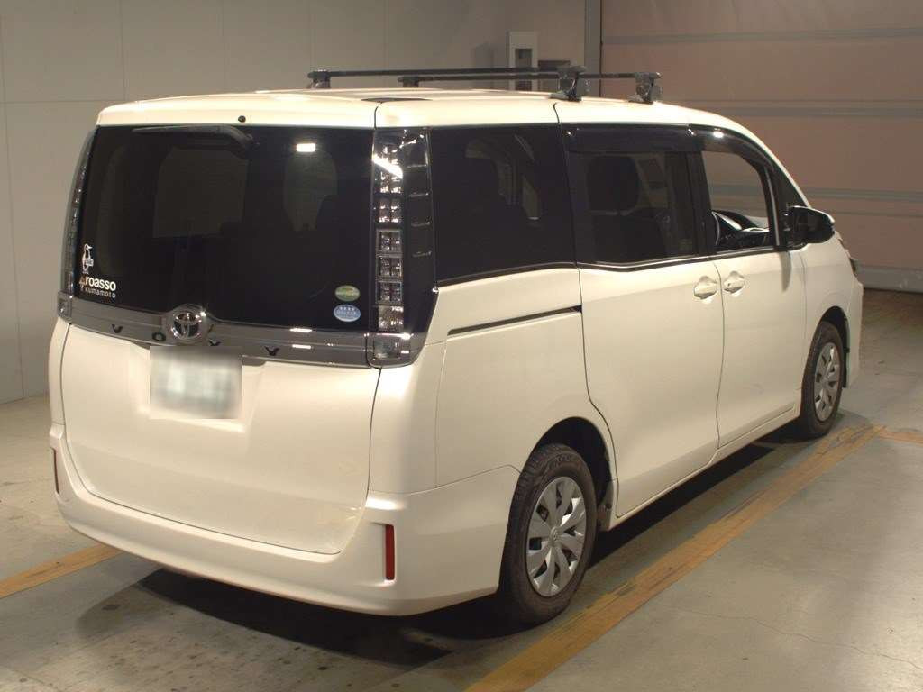 2016 Toyota Voxy ZRR80G[1]