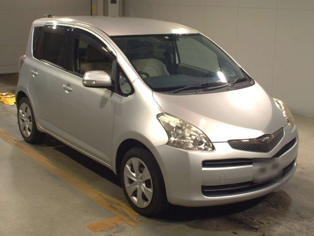 2009 Toyota Ractis SCP100[2]