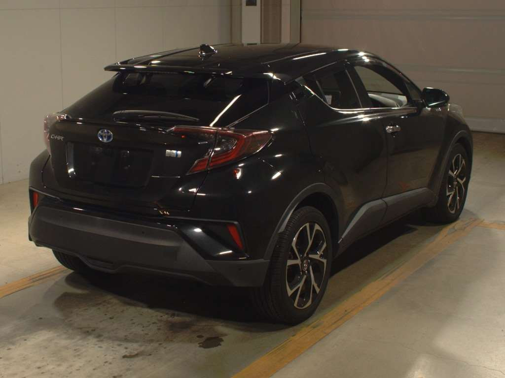 2018 Toyota C-HR ZYX10[1]