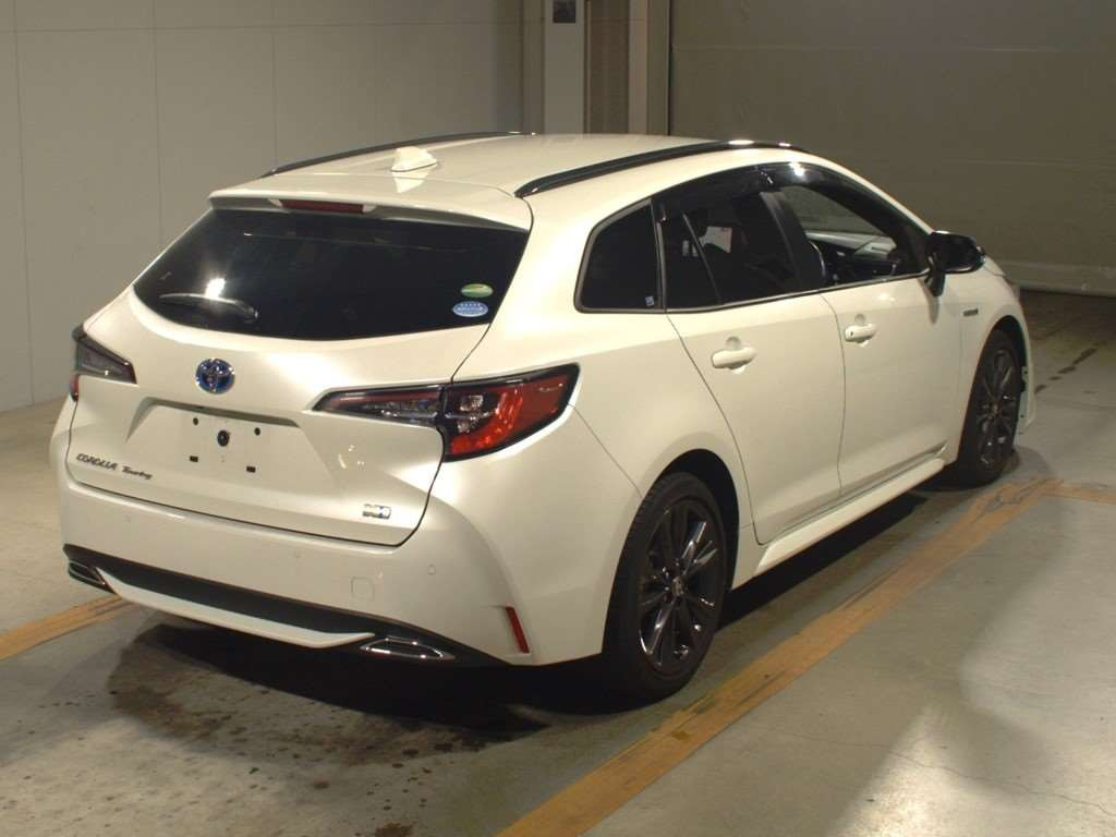 2019 Toyota Corolla Touring Wagon ZWE211W[1]