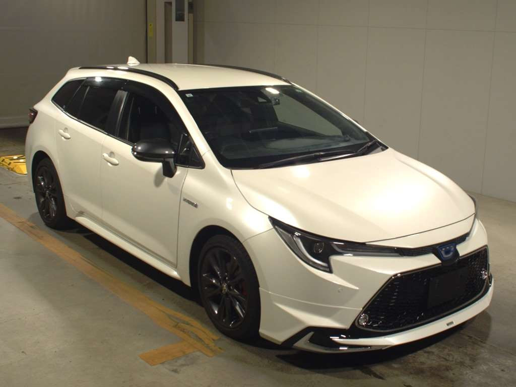 2019 Toyota Corolla Touring Wagon ZWE211W[2]