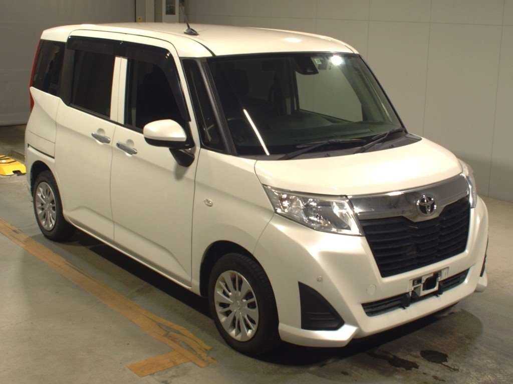 2017 Toyota Roomy M900A[2]