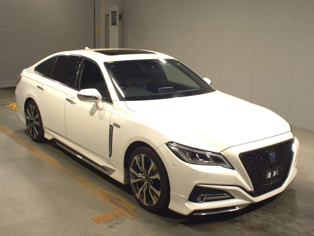 2018 Toyota Crown Hybrid GWS224[2]