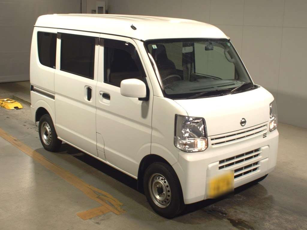 2022 Nissan NV100 Clipper DR17V[2]