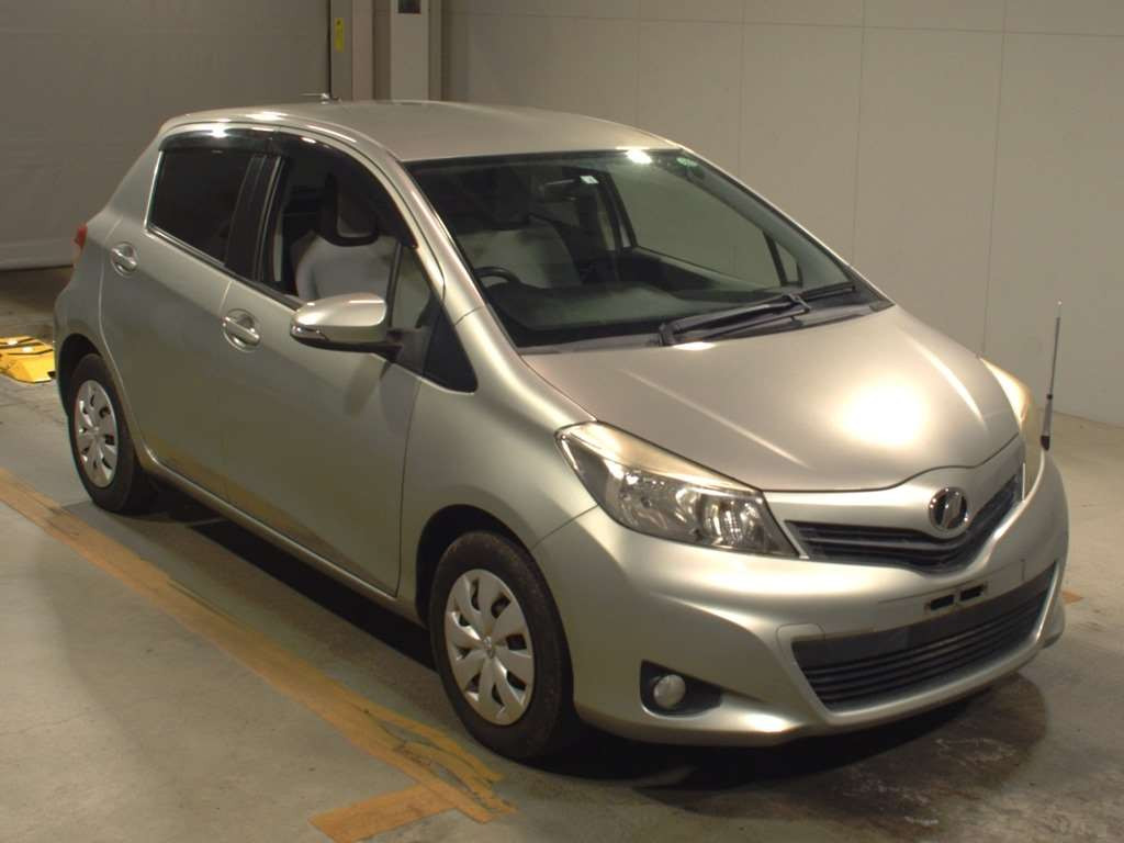 2012 Toyota Vitz NSP130[2]