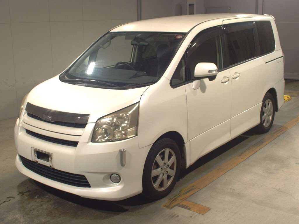 2010 Toyota Noah ZRR70W[0]