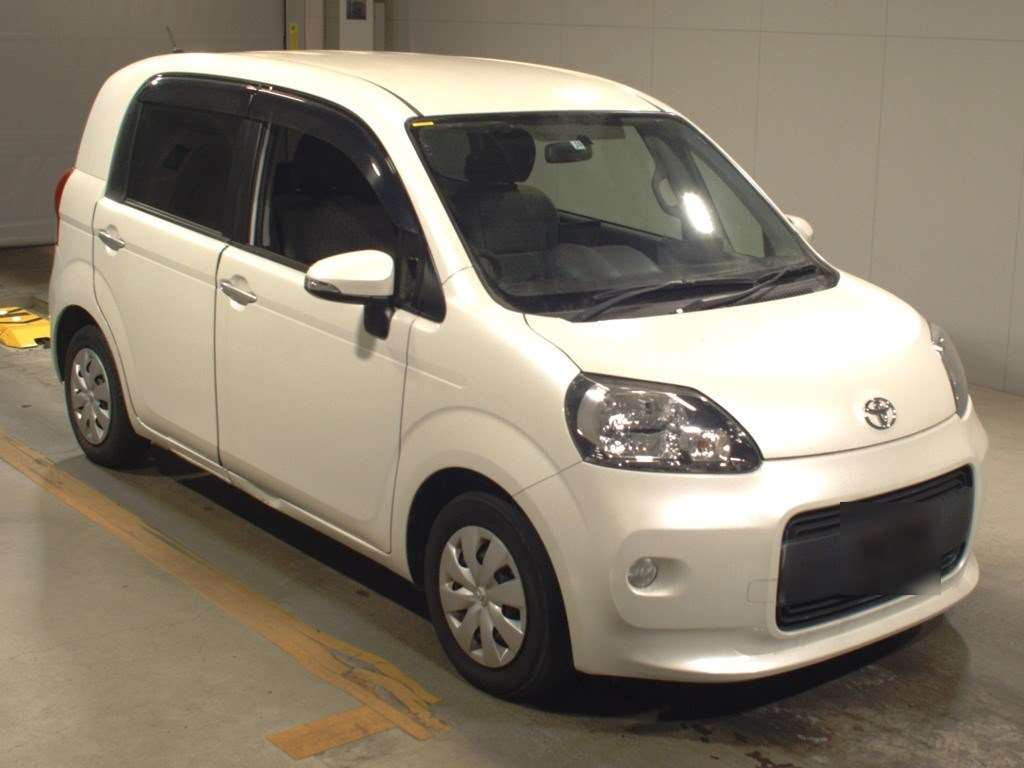 2013 Toyota Porte NSP140[2]