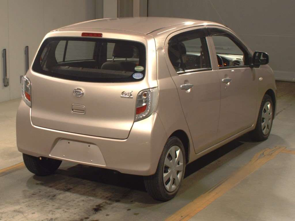 2016 Daihatsu Mira es LA300S[1]