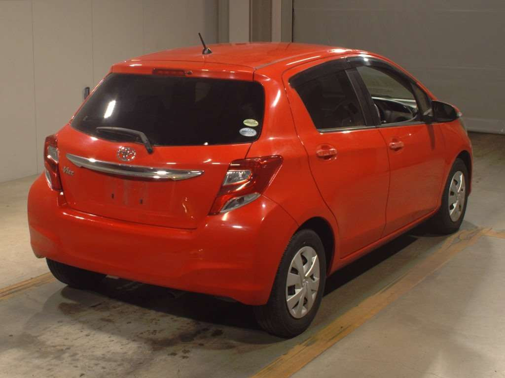 2015 Toyota Vitz NSP130[1]