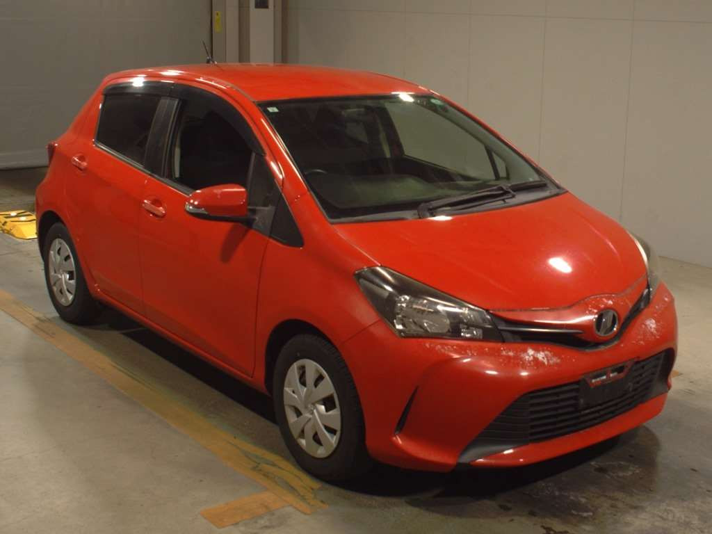 2015 Toyota Vitz NSP130[2]