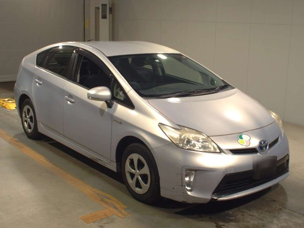 2012 Toyota Prius ZVW30[2]