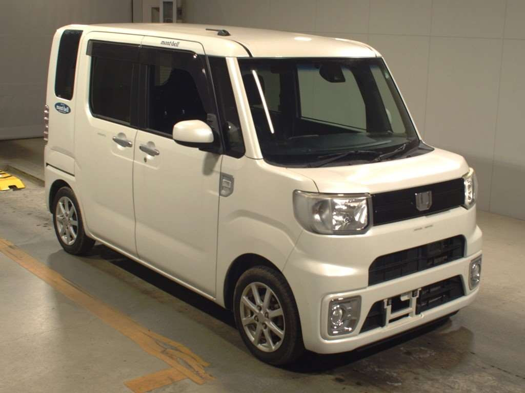 2016 Daihatsu Wake LA700S[2]