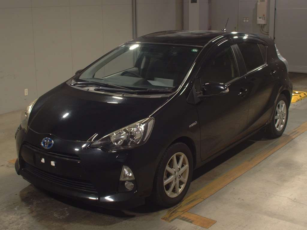 2013 Toyota Aqua NHP10[0]