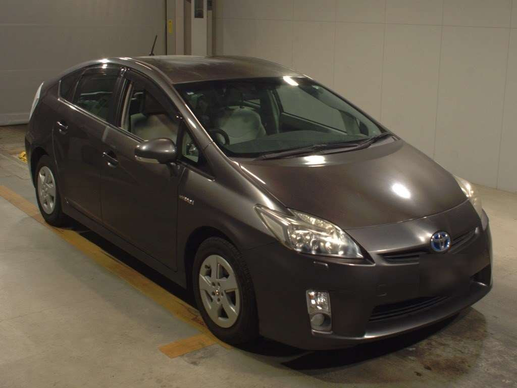 2011 Toyota Prius ZVW30[2]