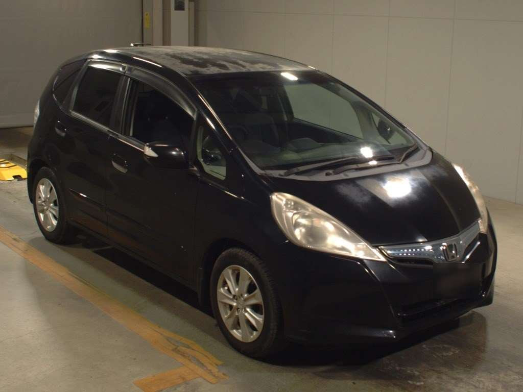 2011 Honda Fit Hybrid GP1[2]