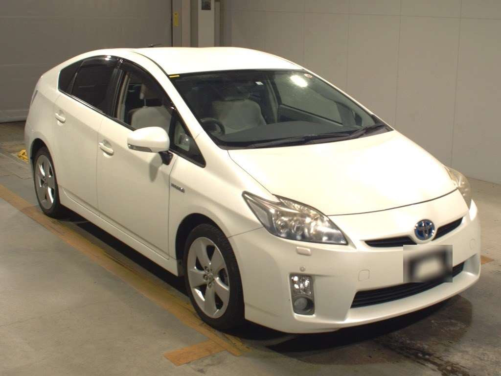 2010 Toyota Prius ZVW30[2]