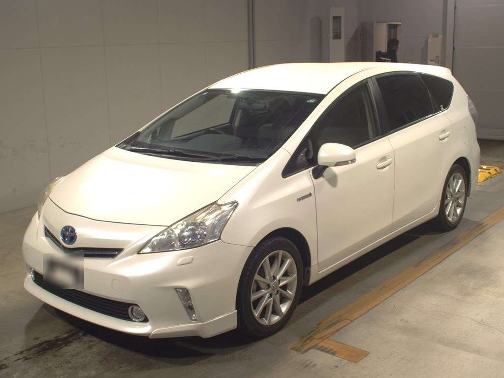 2013 Toyota Prius alpha ZVW41W[0]