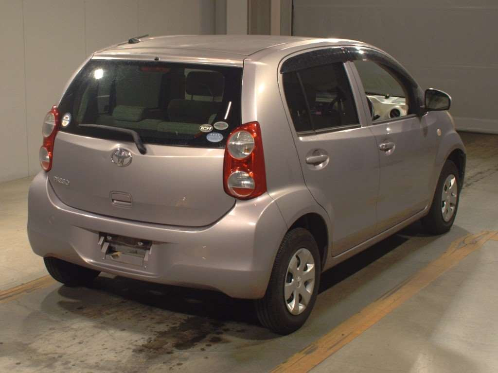 2011 Toyota Passo KGC30[1]