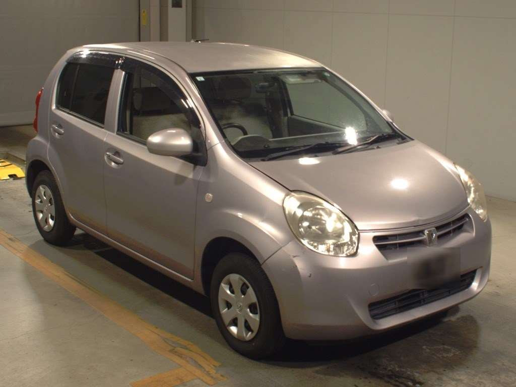 2011 Toyota Passo KGC30[2]