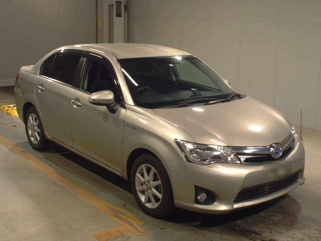 2014 Toyota Corolla Axio NKE165[2]