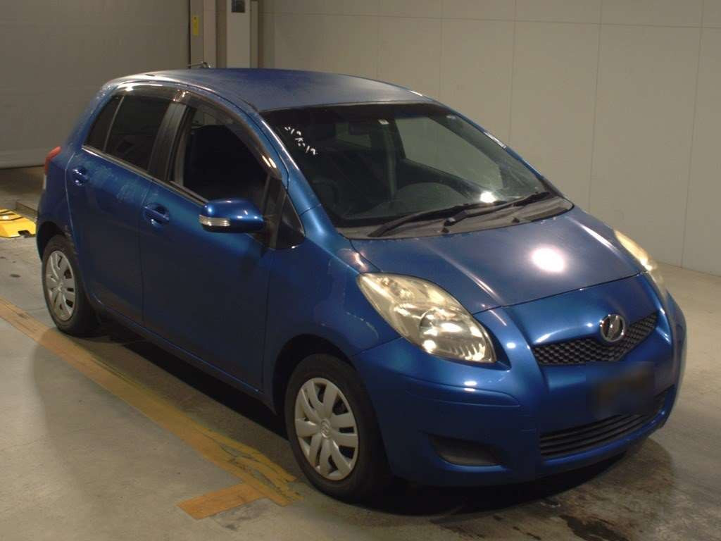 2009 Toyota Vitz SCP90[2]