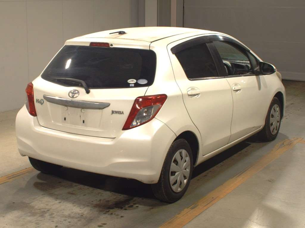 2011 Toyota Vitz KSP130[1]