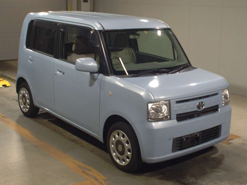 2014 Toyota Pixis Space L575A[2]